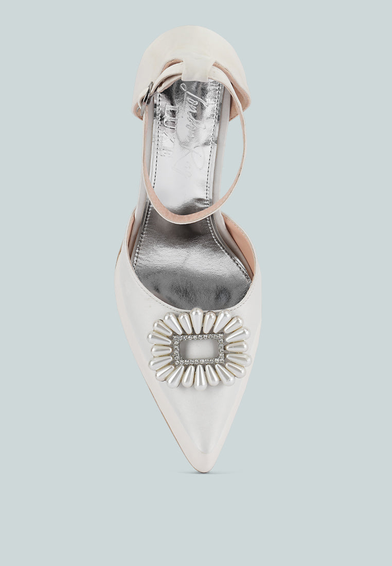 Maeissa Pearls Brooch Detail Platform Block Heel Sandals-3
